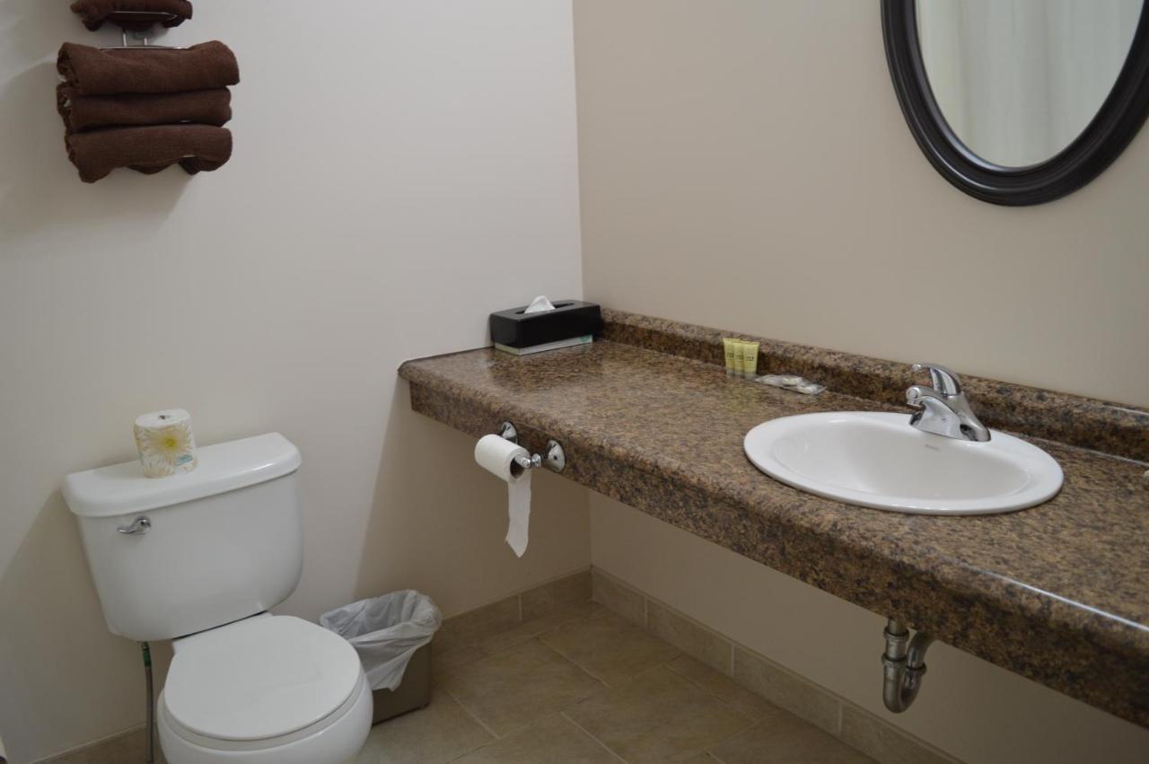 Auberge Macdonald Guest Inn Iroquois Falls Extérieur photo