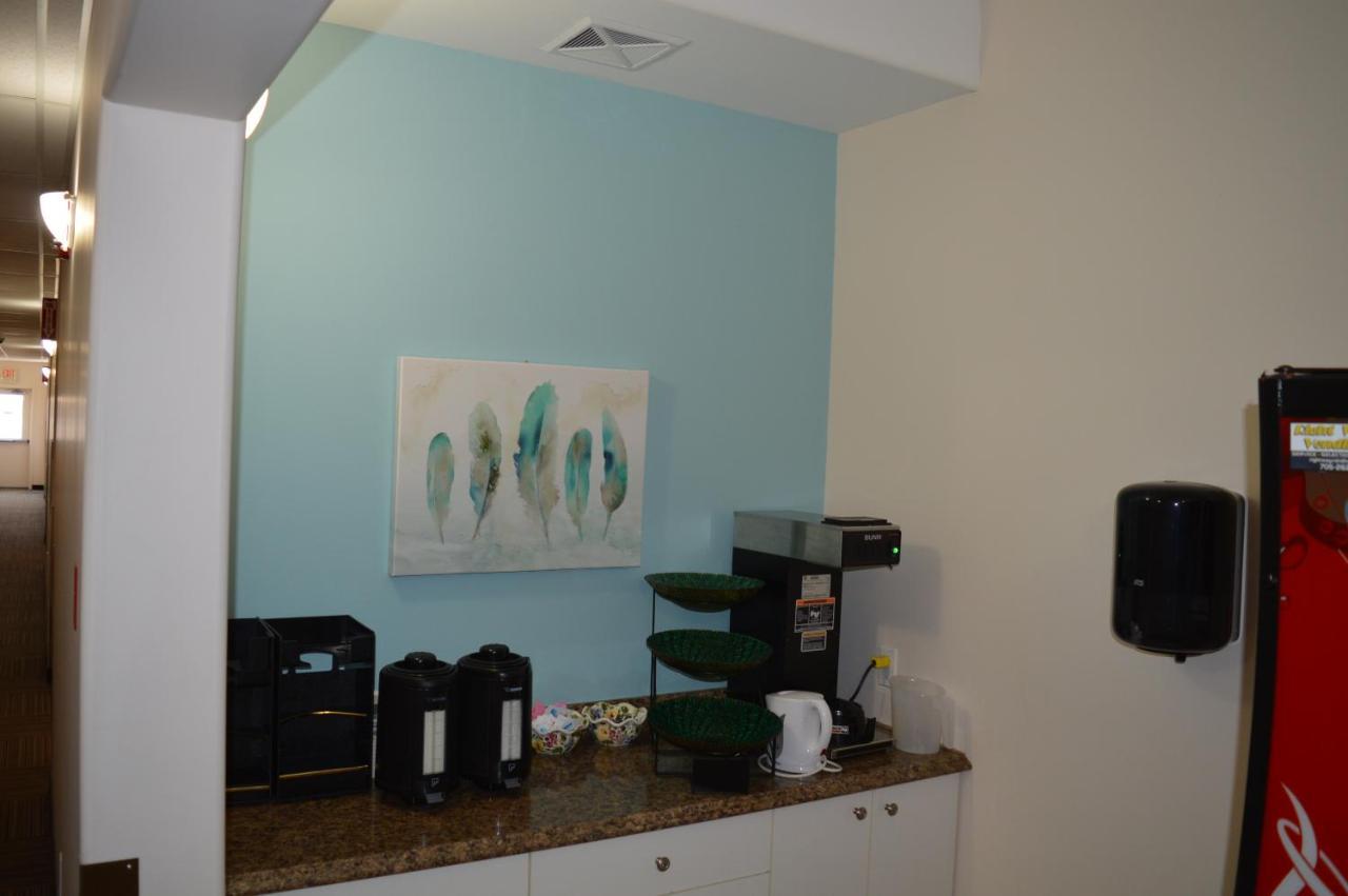 Auberge Macdonald Guest Inn Iroquois Falls Extérieur photo