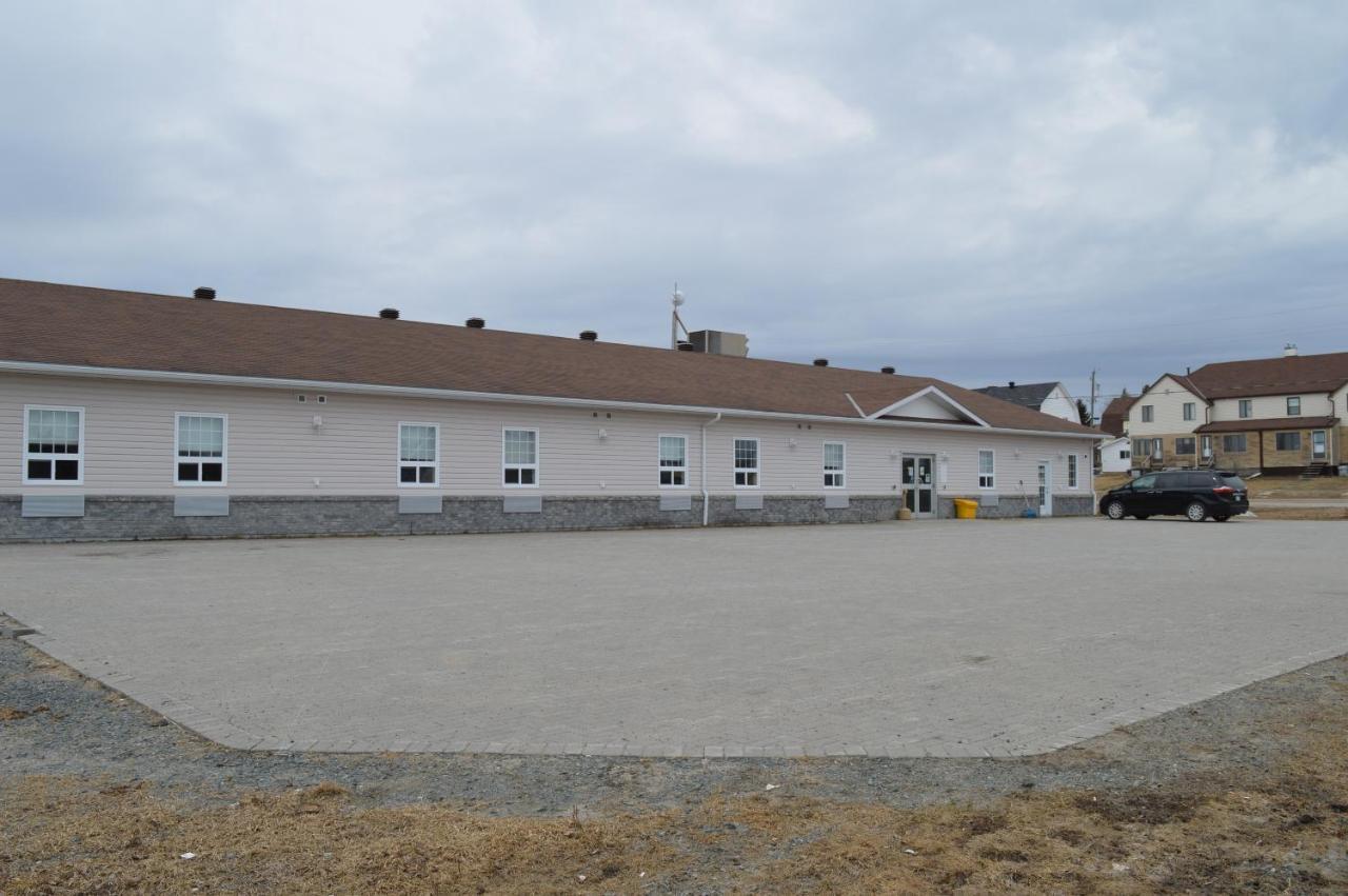 Auberge Macdonald Guest Inn Iroquois Falls Extérieur photo